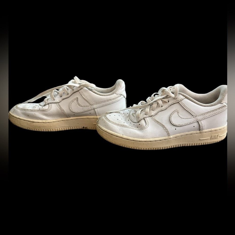 Nike Air Force 1 LE